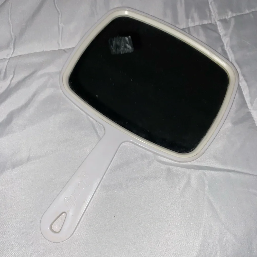 2 Hand Mirrors